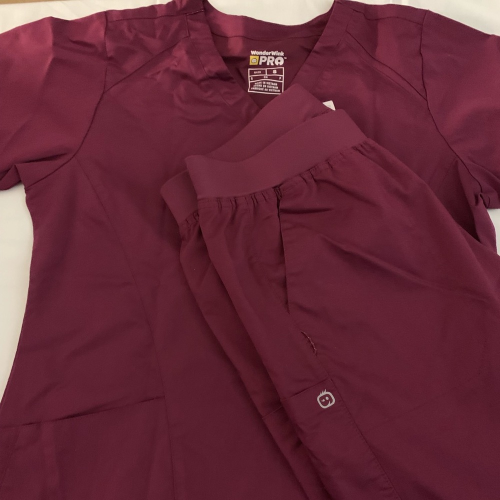 Wonder Wink scrub set in Maroon color size SMALL -top MEDIUM -bottom